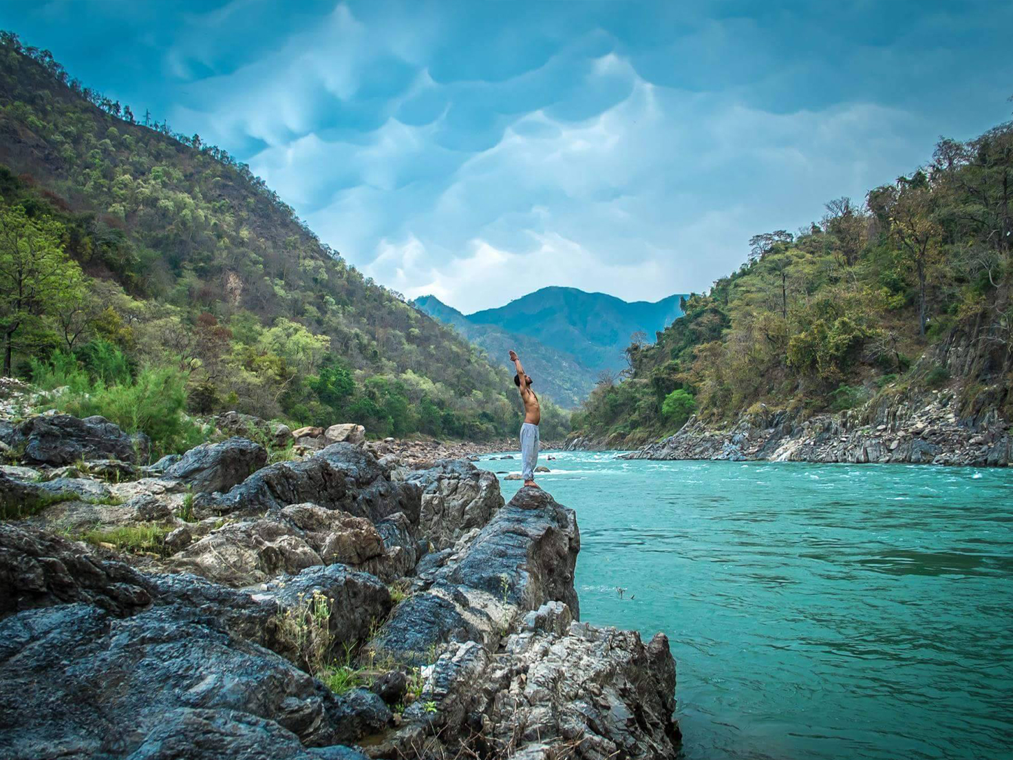 yoga-reatreat-in-rishikesh-india